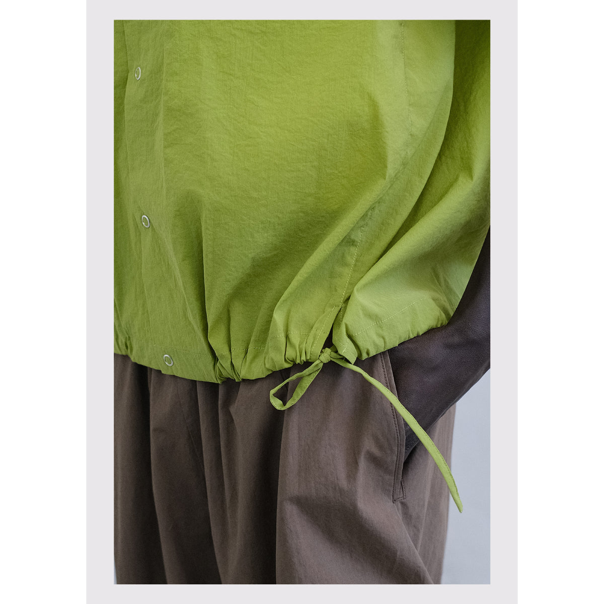 MANUFACTURE Drawstring Short Sleeve Nylon Shirt Green