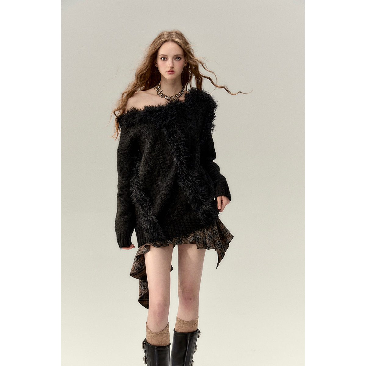 Via Pitti Off Shoulder Fur Integrated Knit Sweater Black