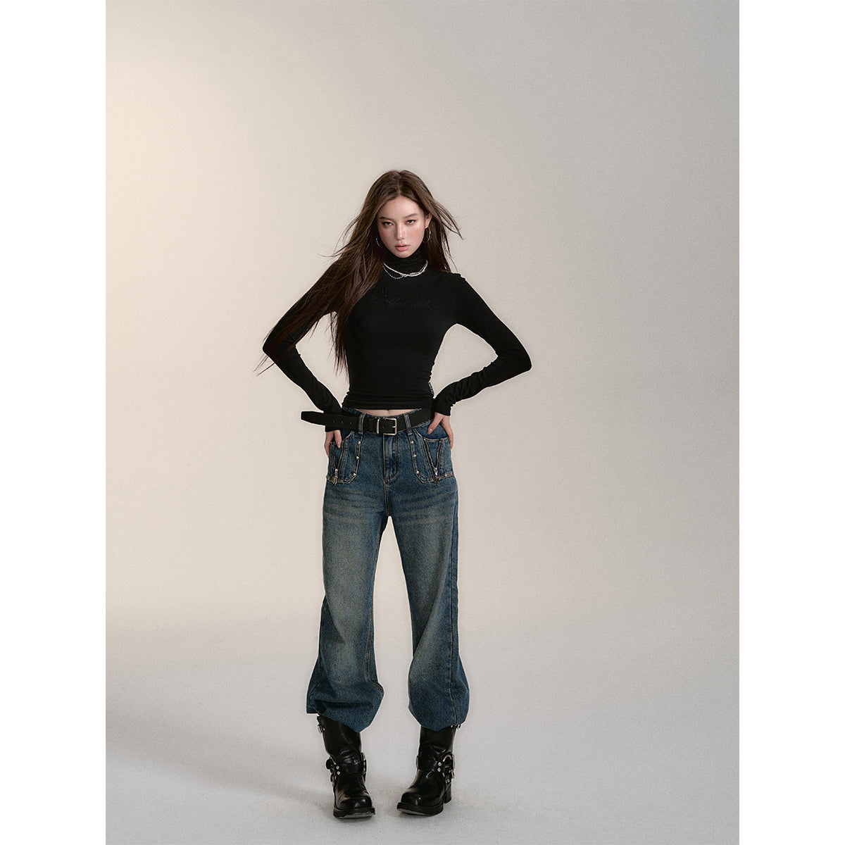 Via Pitti Logo Embroidery Pearl High Collar Slim Top Black