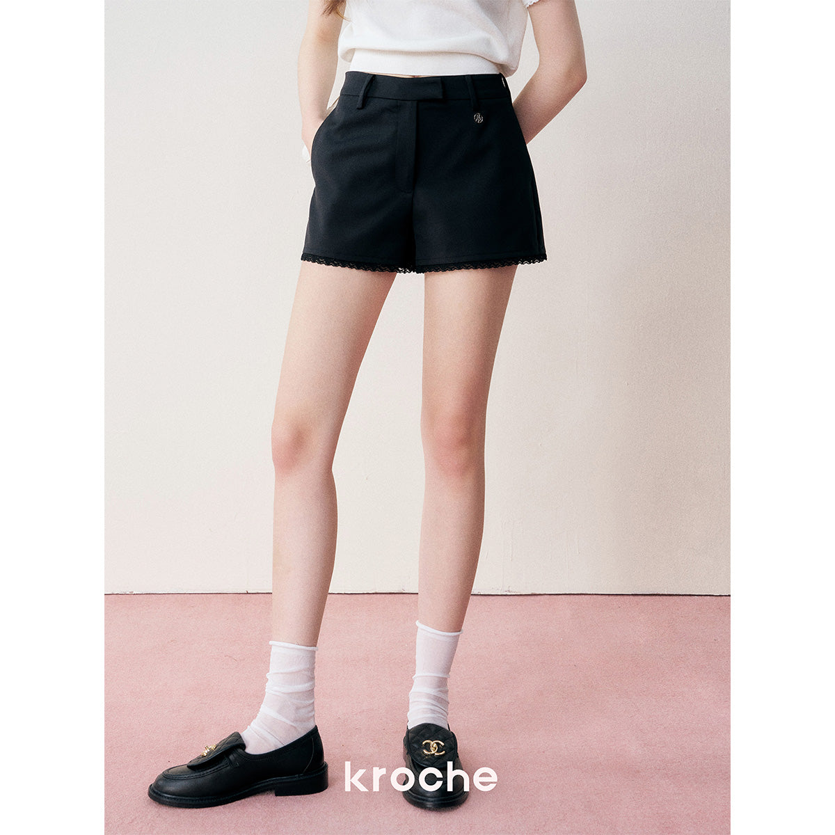 Kroche Lace Edge Suit Short Black