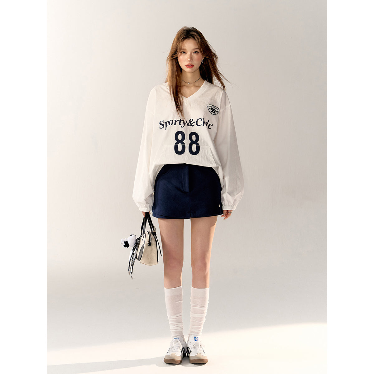 AsGony Letter Printed V-Neck Blokette Jersey Top White