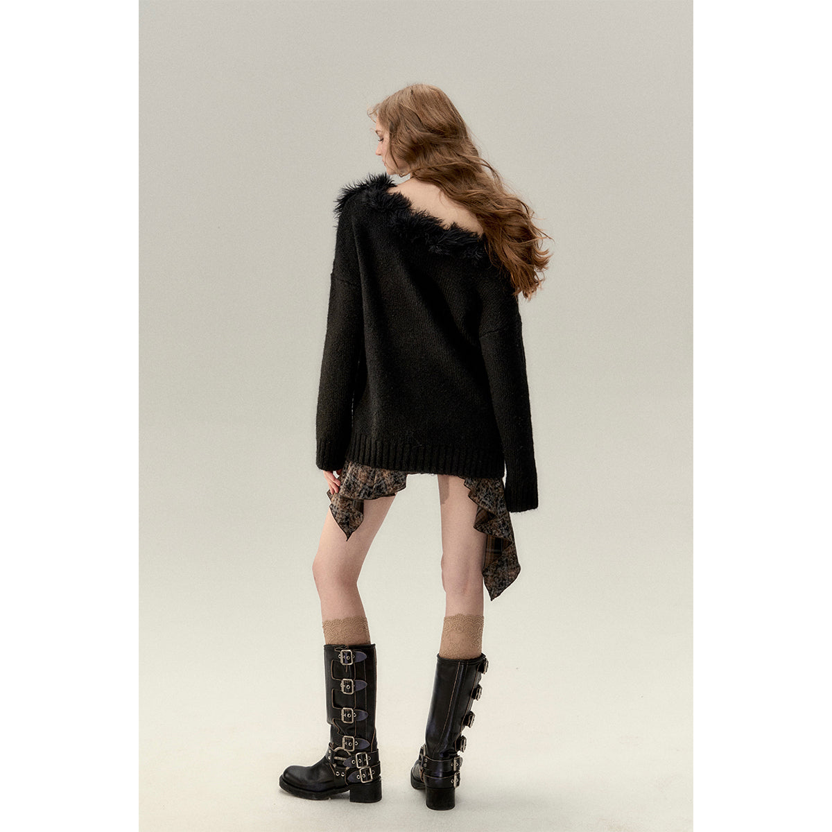 Via Pitti Off Shoulder Fur Integrated Knit Sweater Black