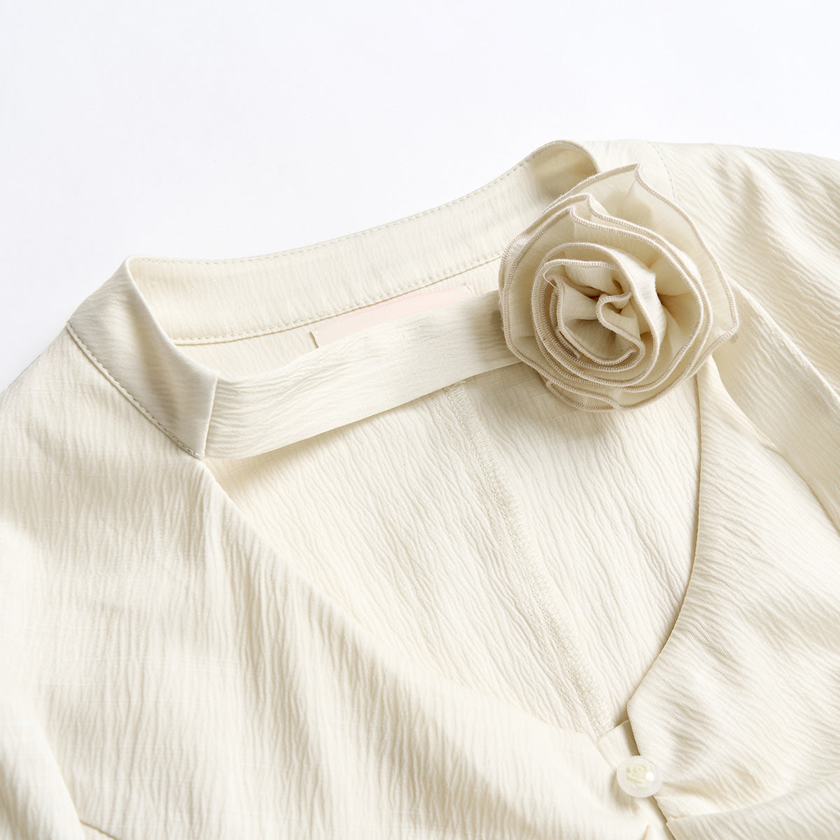 Via Pitti Detachable Rose Decorative Shirt Beige