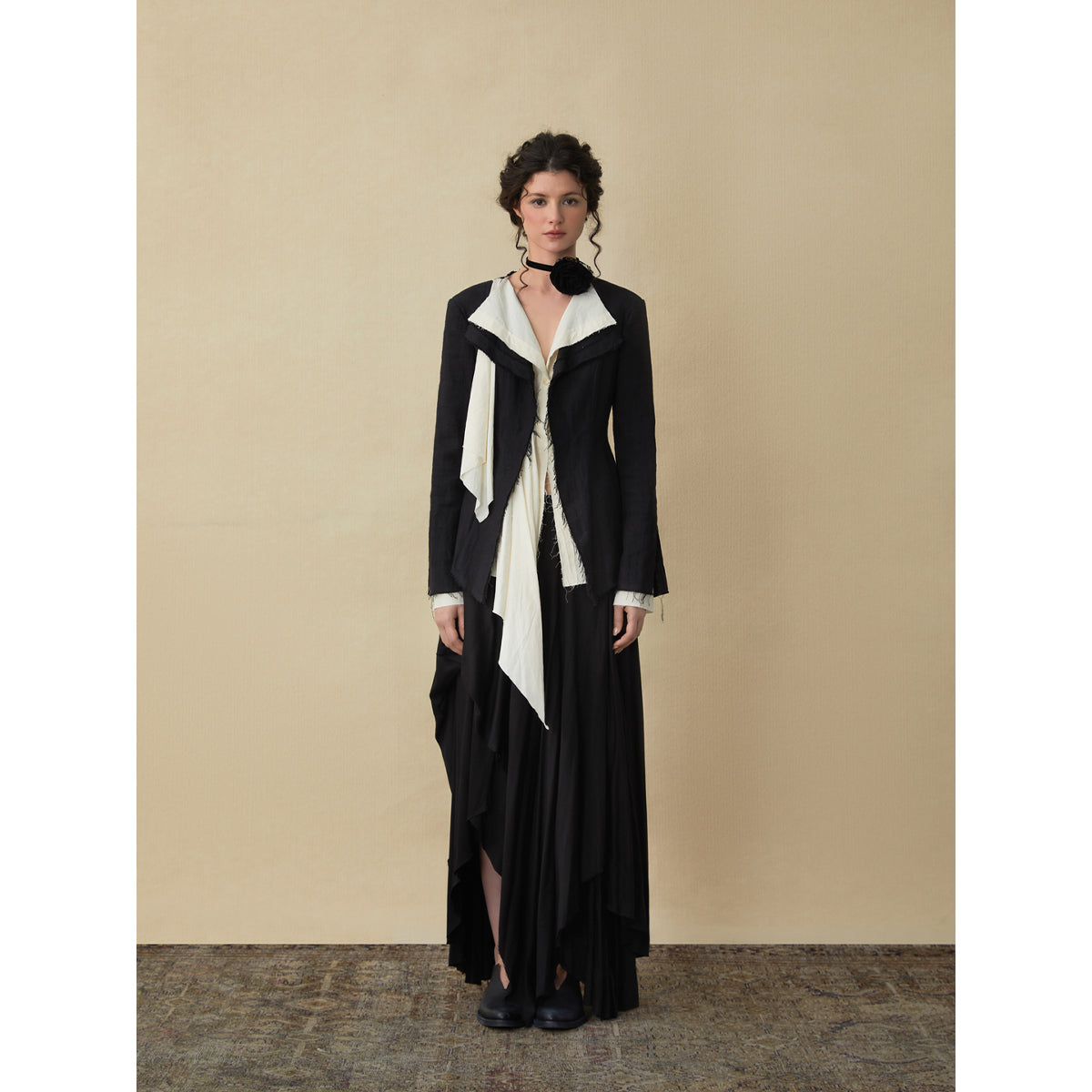 Elywood Black And White Floating Layers Suit