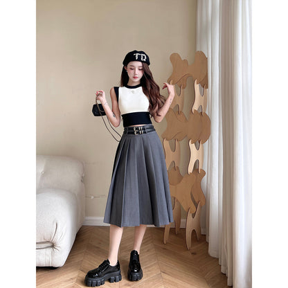 Three Quarters Classic Pleated Long Skirt Grey