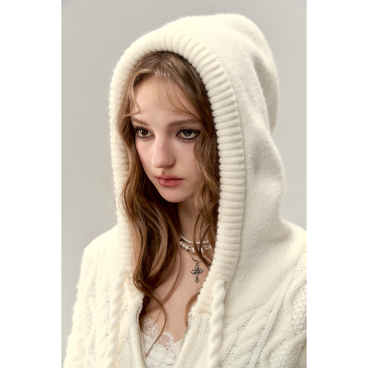 Via Pitti Fuzzy Edge Hooded Twist Knit Zipped Cardigan Cream