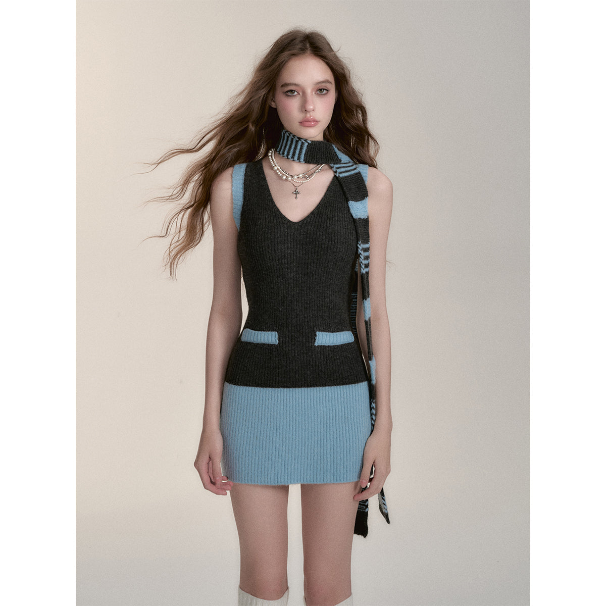 Via Pitti Color Blocked V-neck Knit Vest Dress Dark Gray