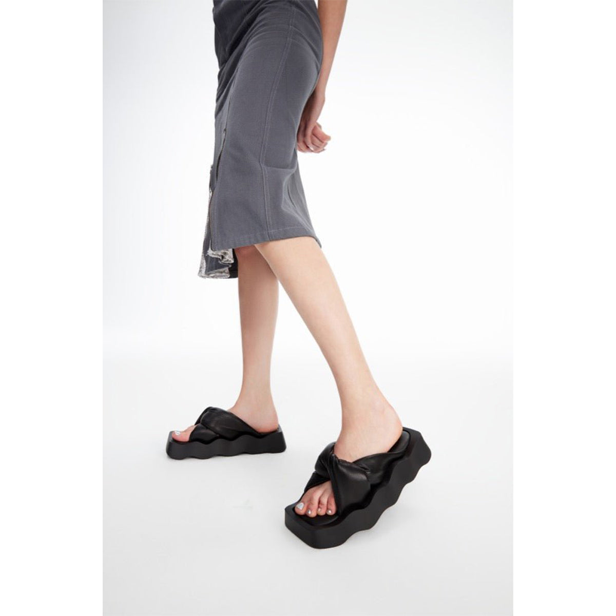 Lost In Echo Square Toe Wavy Bottom Kink Slippers Black