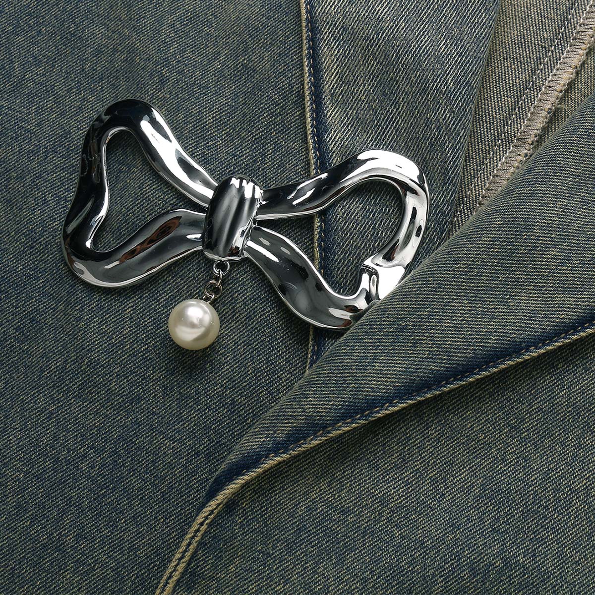 Wildshodow Metal Bow-Knot Washed Denim Jacket