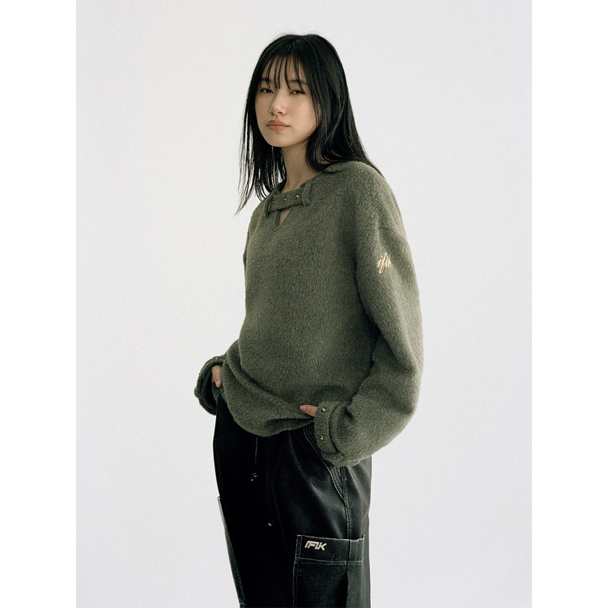 IFIK Hollow Cutting Stud Sweater Olive Green