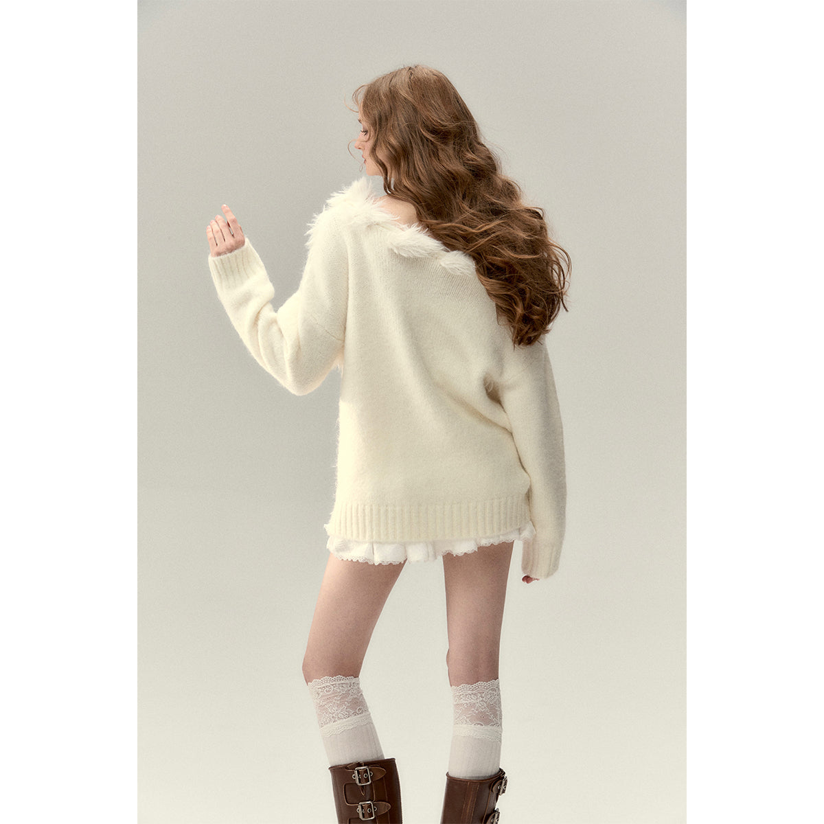 Via Pitti Off Shoulder Fur Integrated Knit Sweater White