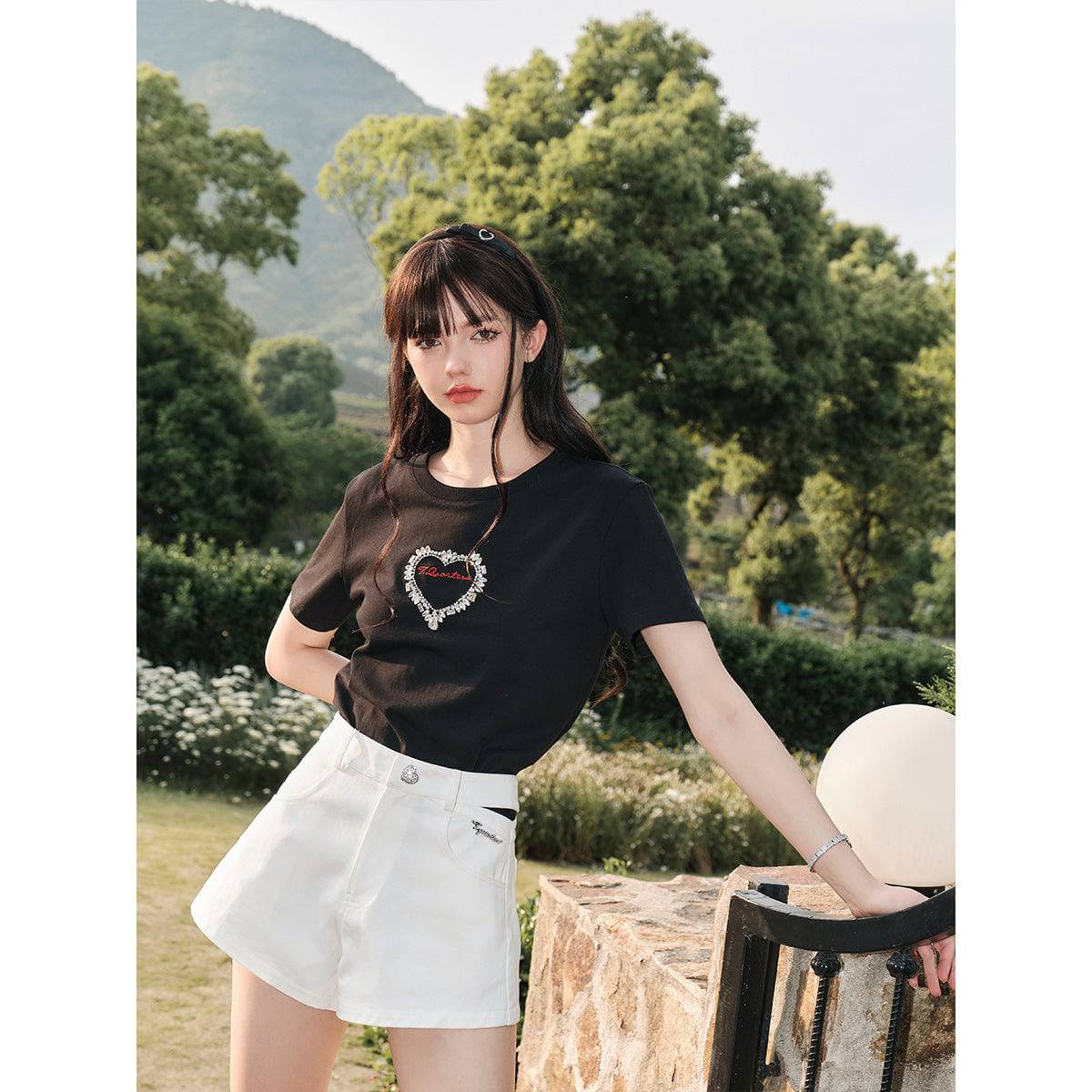 Three Quarters Logo Embroidery Rhinestone Heart Tee Black