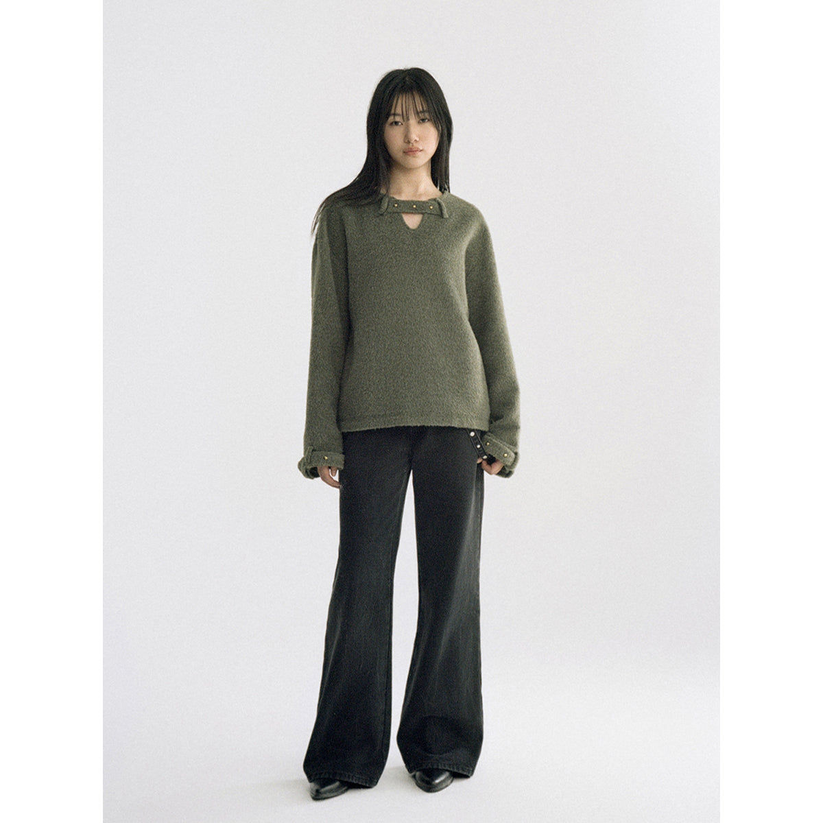 IFIK Hollow Cutting Stud Sweater Olive Green