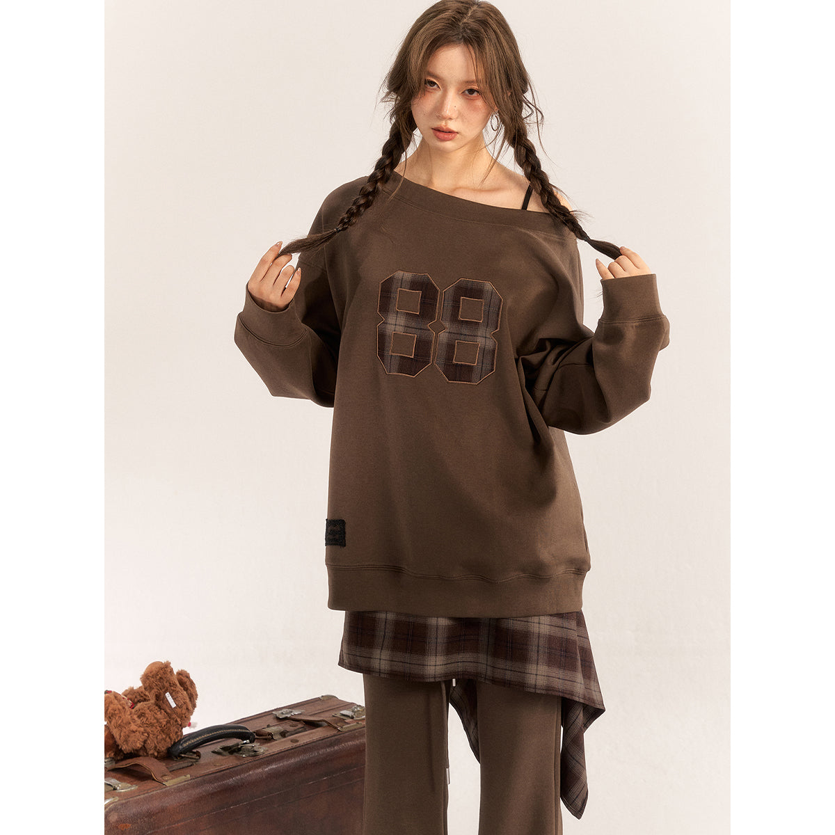 AsGony Retro Diagonal Shoulder Casual Sweater Brown