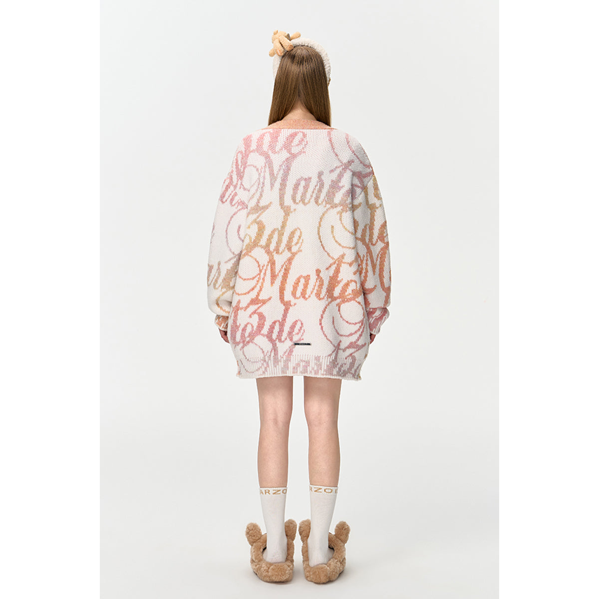 13De Marzo Gradient Logo Bear V-Neck Knit Cardigan Beige