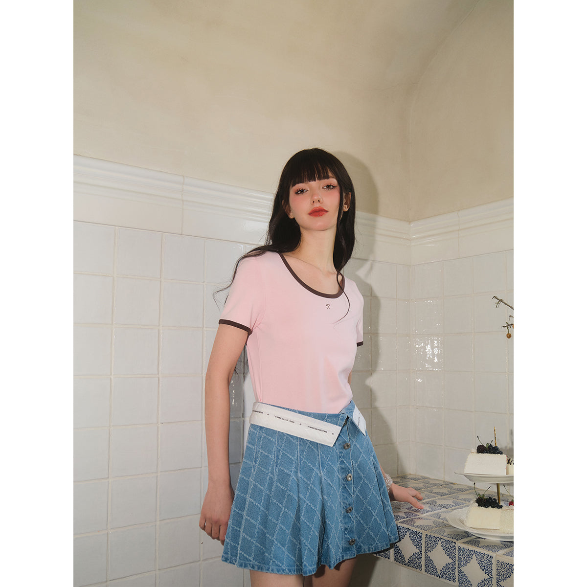 Three Quarters Checkered Flip Edge Pleated Denim Skirt