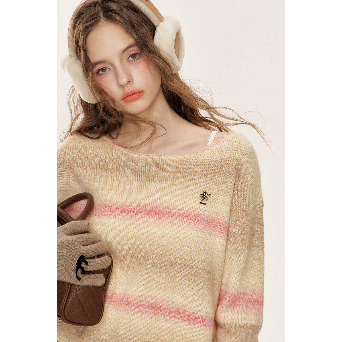 Kroche Gradient Off-Shoulder Woolen Sweater