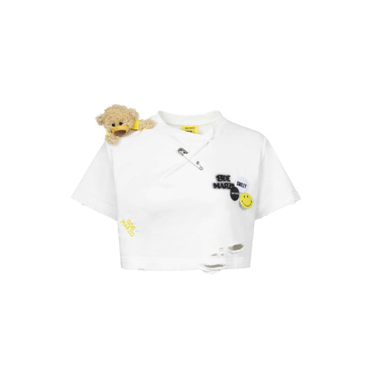 13De Marzo X Smiley Broken Pin Badge Bear Short Tee White