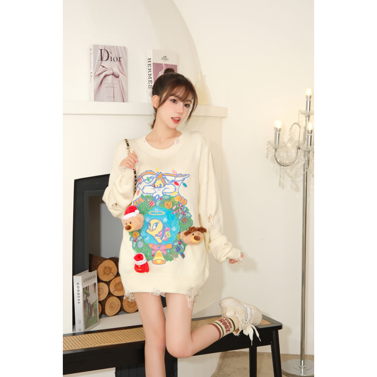 13De Marzo X Looney Tunes Tweety Christmas Sweater Cream