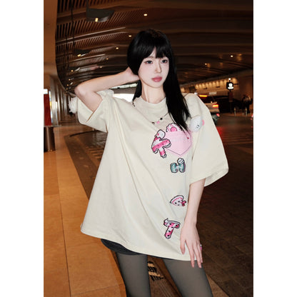 13De Marzo X Hello Kitty Plush Cake Letter T-Shirt Cream